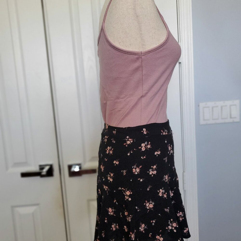 NWOT FLORAL RUFFLE SKORT - Picture 7 of 15